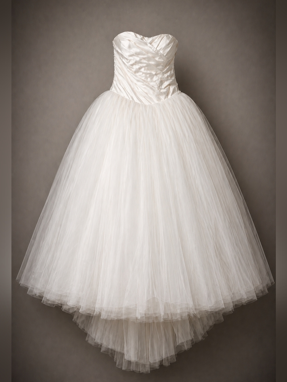 Vera Wang Ball Gown Wedding Dress Strapless Taffeta Tulle NWT Sz 12 Soft White